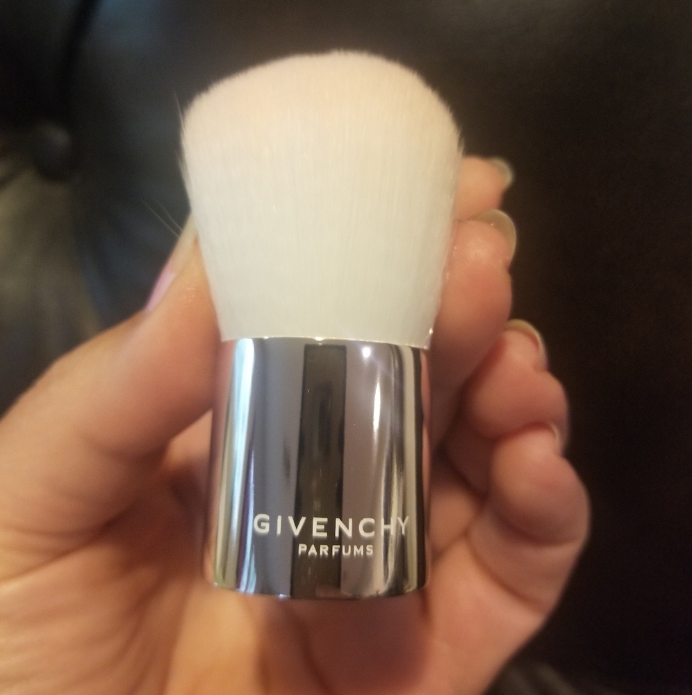 # 51.Givenchy Kabuki Brush (Givenchy Brush, Kabuki Brush, Soft Hair, Cosmetics) - Picture 3 of 6